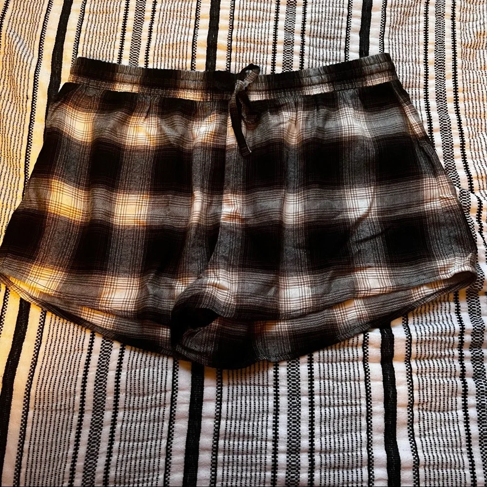 plaid sleep shorts - Picture 1 of 3